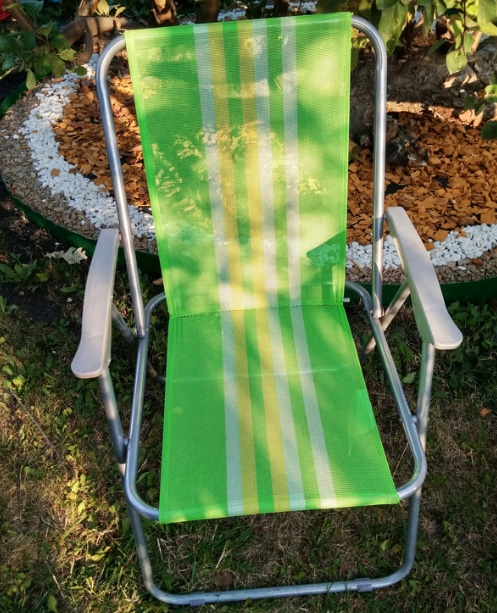 Classic camp folding chair